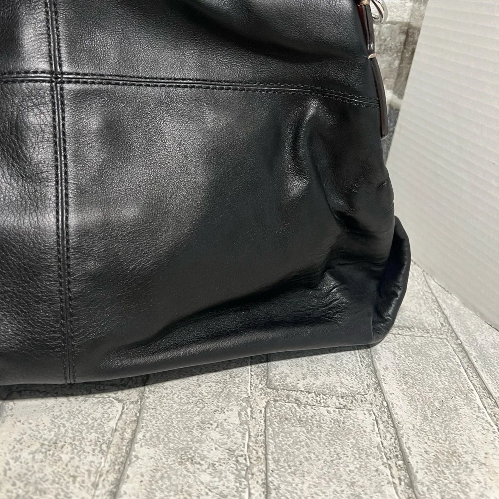 Tumi hobo bag / crossbody purse bag / travel bag black/brown leather New